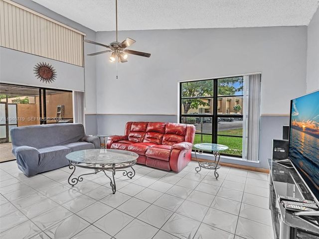 9401 NW 14th Ct 224, Pembroke Pines, FL 33024