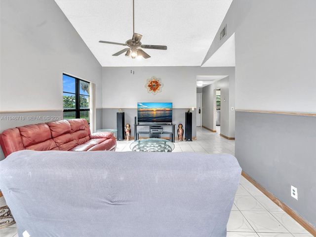 9401 NW 14th Ct 224, Pembroke Pines, FL 33024