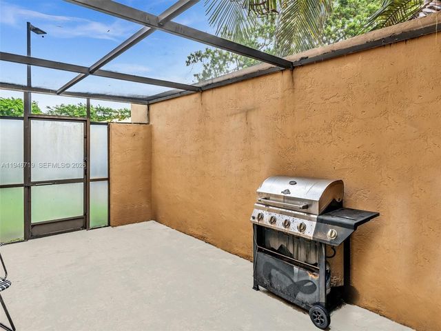 9401 NW 14th Ct 224, Pembroke Pines, FL 33024