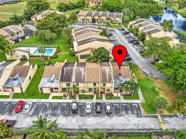 9401 NW 14th Ct 224, Pembroke Pines, FL 33024