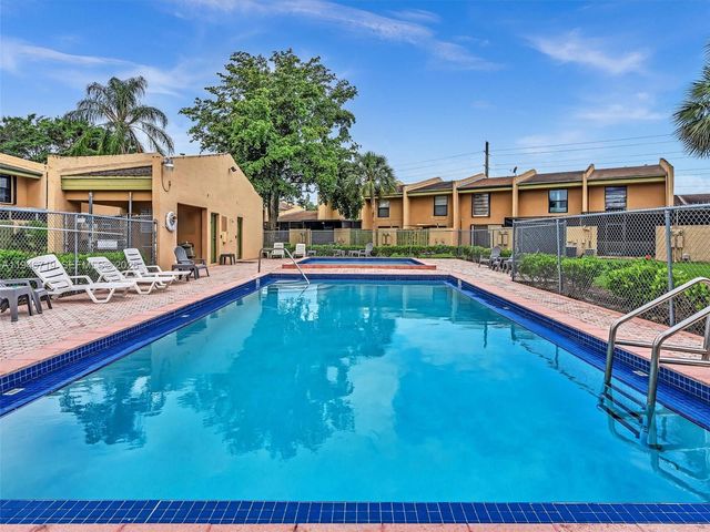 9401 NW 14th Ct 224, Pembroke Pines, FL 33024