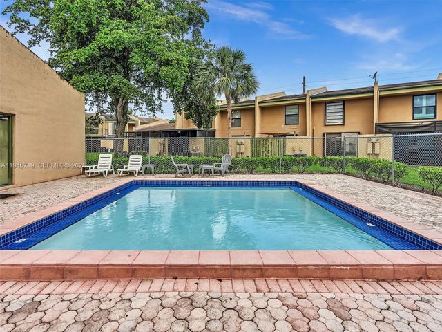 9401 NW 14th Ct 224, Pembroke Pines, FL 33024