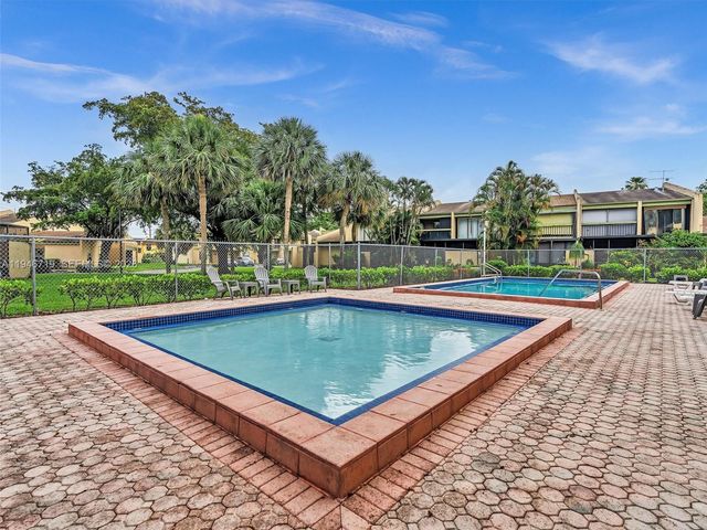 9401 NW 14th Ct 224, Pembroke Pines, FL 33024