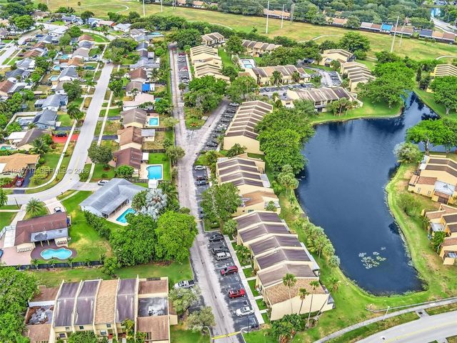9401 NW 14th Ct 224, Pembroke Pines, FL 33024
