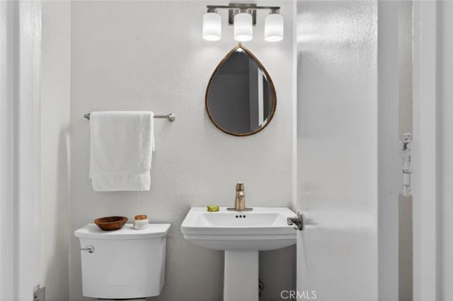 1074 Buckingham, Newport Beach, CA 92660