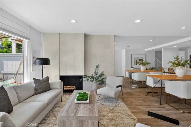 1074 Buckingham, Newport Beach, CA 92660