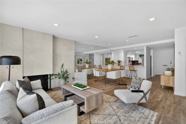 1074 Buckingham, Newport Beach, CA 92660