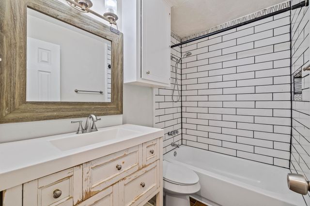 102 Lottie Lane, Friendswood, TX 77546