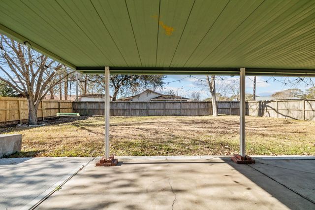 102 Lottie Lane, Friendswood, TX 77546