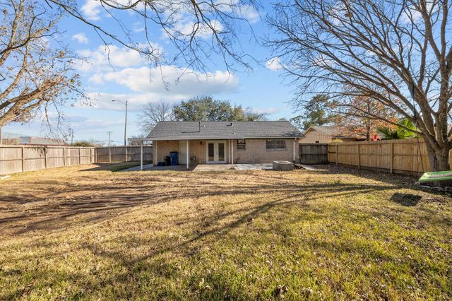 102 Lottie Lane, Friendswood, TX 77546
