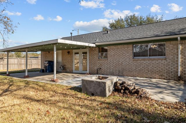 102 Lottie Lane, Friendswood, TX 77546