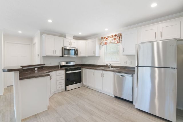 49 Robbins Street, Hinsdale, NH 03451