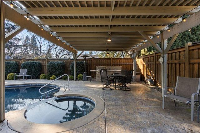 7786 Winding Way, Fair Oaks, CA 95628