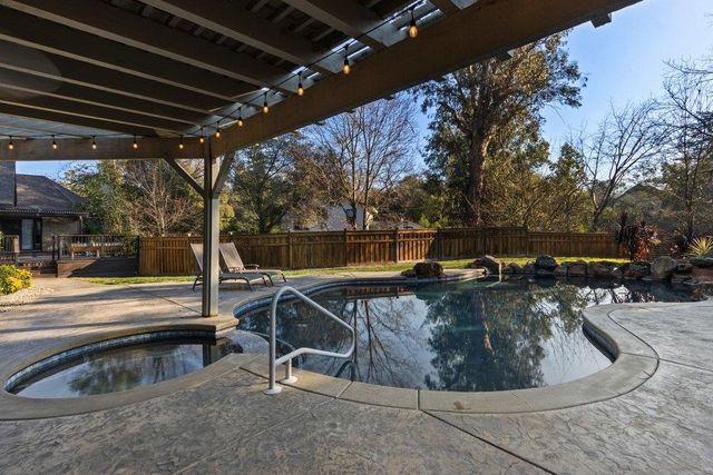 7786 Winding Way, Fair Oaks, CA 95628