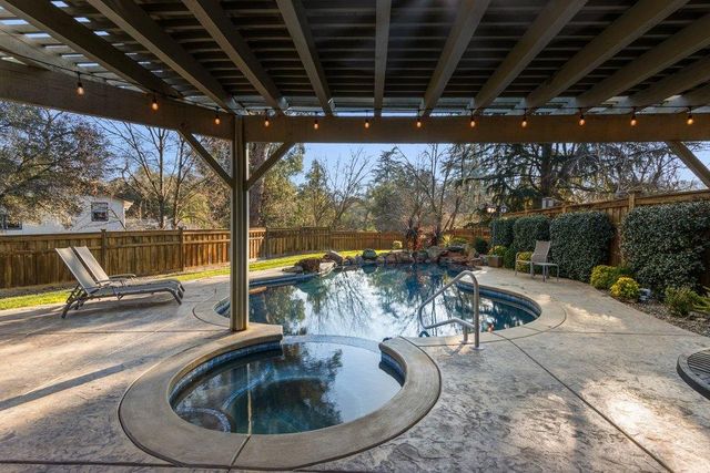 7786 Winding Way, Fair Oaks, CA 95628