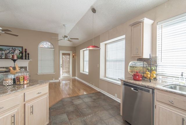 10212 Waters Drive, Irving, TX 75063