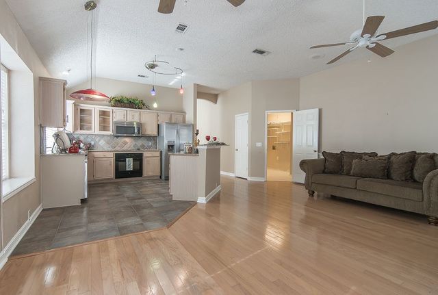 10212 Waters Drive, Irving, TX 75063