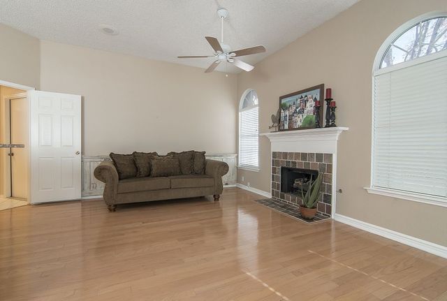 10212 Waters Drive, Irving, TX 75063