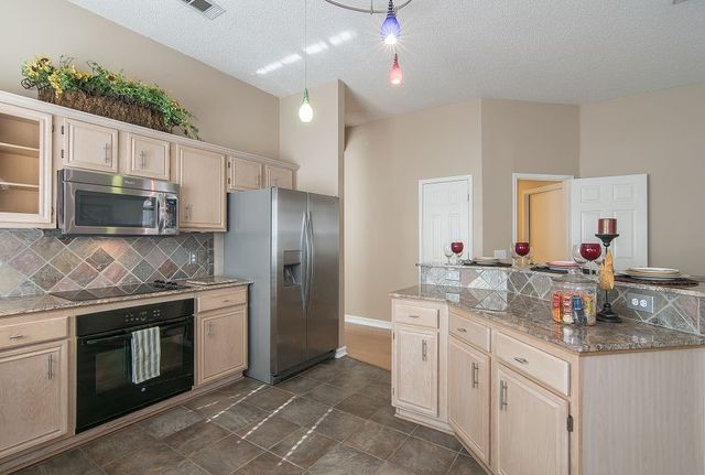 10212 Waters Drive, Irving, TX 75063