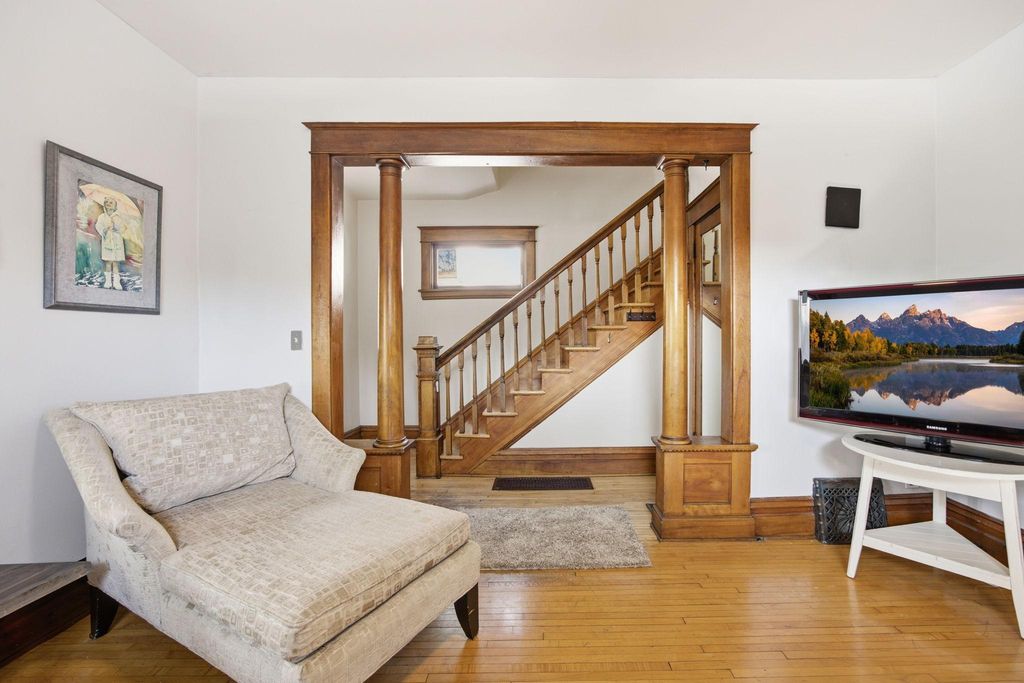 1825 Minnehaha Avenue W, Saint Paul, MN 55104 — photo 2