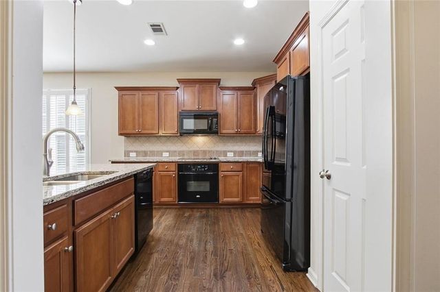 125 Chestnut Drive, Canton, GA 30114