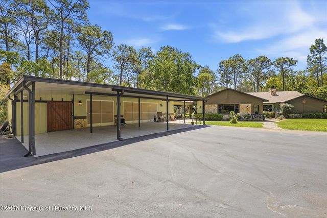 9032 Birmingham Avenue, Weeki Wachee, FL 34613