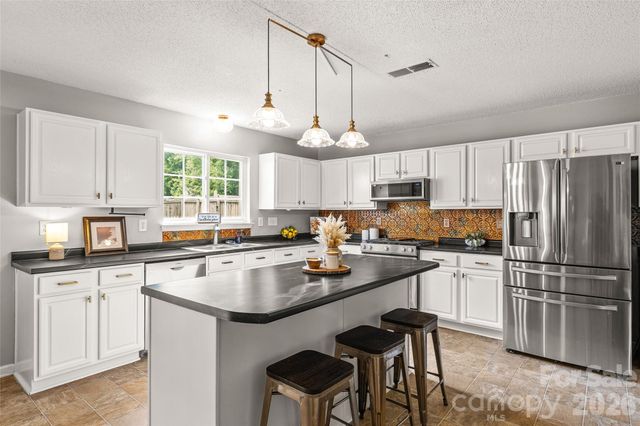 7835 Cornflower Commons Drive, Mint Hill, NC 28227
