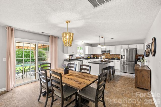7835 Cornflower Commons Drive, Mint Hill, NC 28227