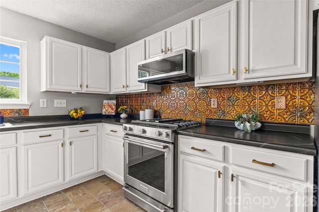 7835 Cornflower Commons Drive, Mint Hill, NC 28227