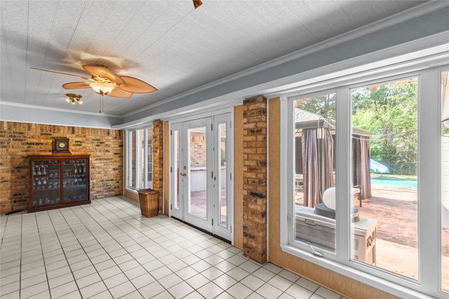 9803 Chase Island Drive, Shreveport, LA 71118