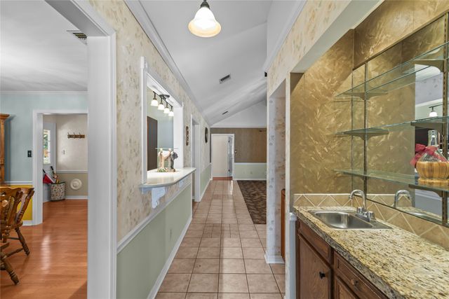 9803 Chase Island Drive, Shreveport, LA 71118