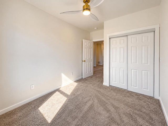 2932 W Walnut STREET, Milwaukee, WI 53208