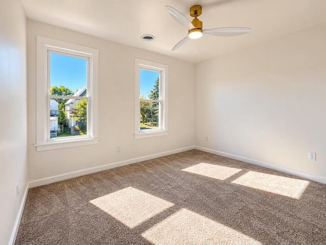 2932 W Walnut STREET, Milwaukee, WI 53208
