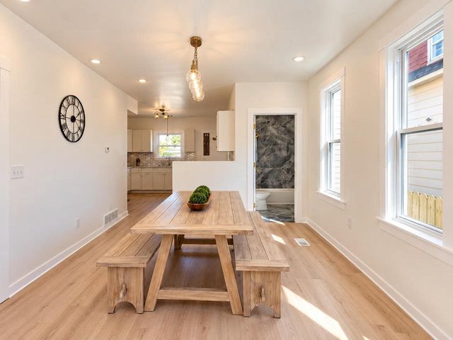 2932 W Walnut STREET, Milwaukee, WI 53208