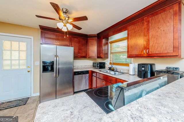 104 Skyway Drive, Warner Robins, GA 31088