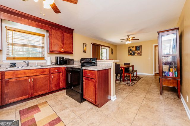 104 Skyway Drive, Warner Robins, GA 31088