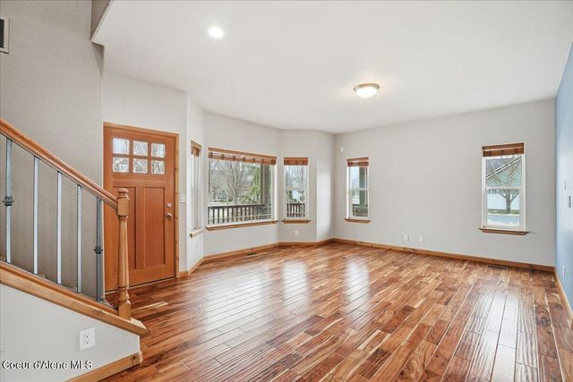 621 E Round Up CIR, Hayden, ID 83835