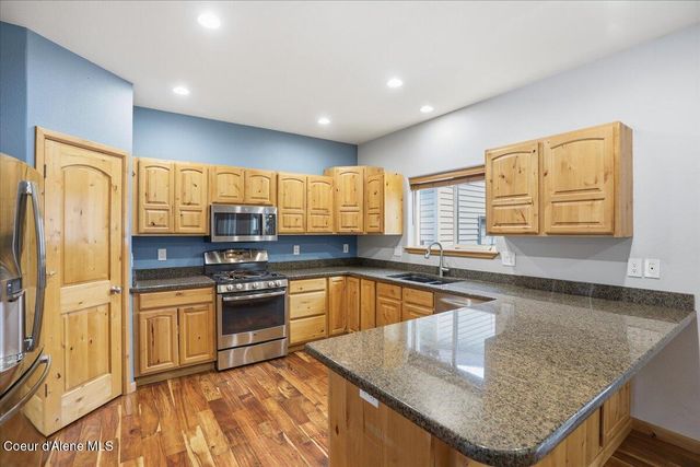 621 E Round Up CIR, Hayden, ID 83835