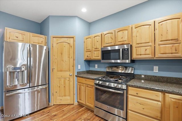 621 E Round Up CIR, Hayden, ID 83835