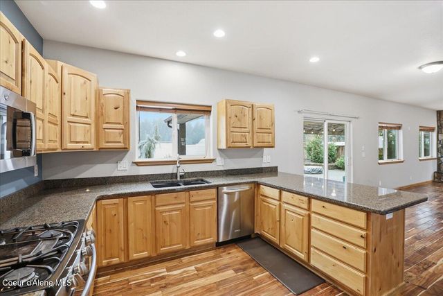 621 E Round Up CIR, Hayden, ID 83835