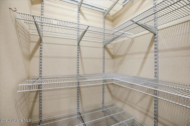 621 E Round Up CIR, Hayden, ID 83835