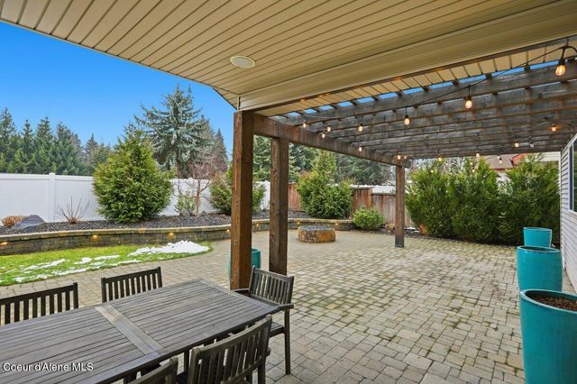 621 E Round Up CIR, Hayden, ID 83835