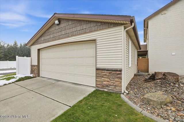 621 E Round Up CIR, Hayden, ID 83835