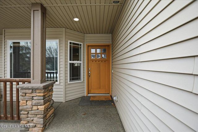 621 E Round Up CIR, Hayden, ID 83835