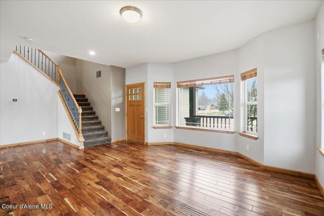 621 E Round Up CIR, Hayden, ID 83835