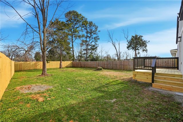 1021 S B Street, Rogers, AR 72756