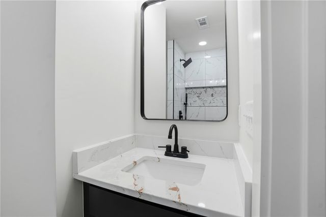 1021 S B Street, Rogers, AR 72756