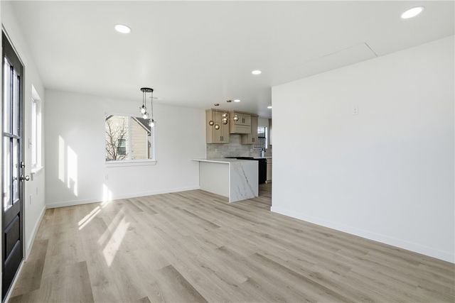 1021 S B Street, Rogers, AR 72756