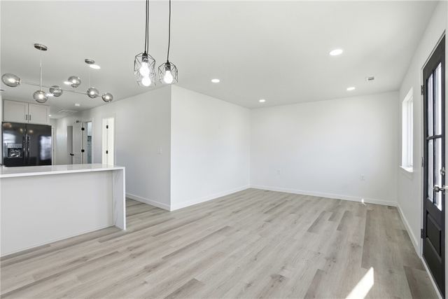 1021 S B Street, Rogers, AR 72756