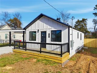 1021 S B Street, Rogers, AR 72756